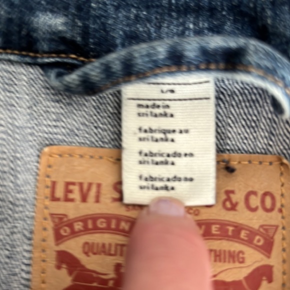 Levi Strauss & Co - Picture 4 of 5